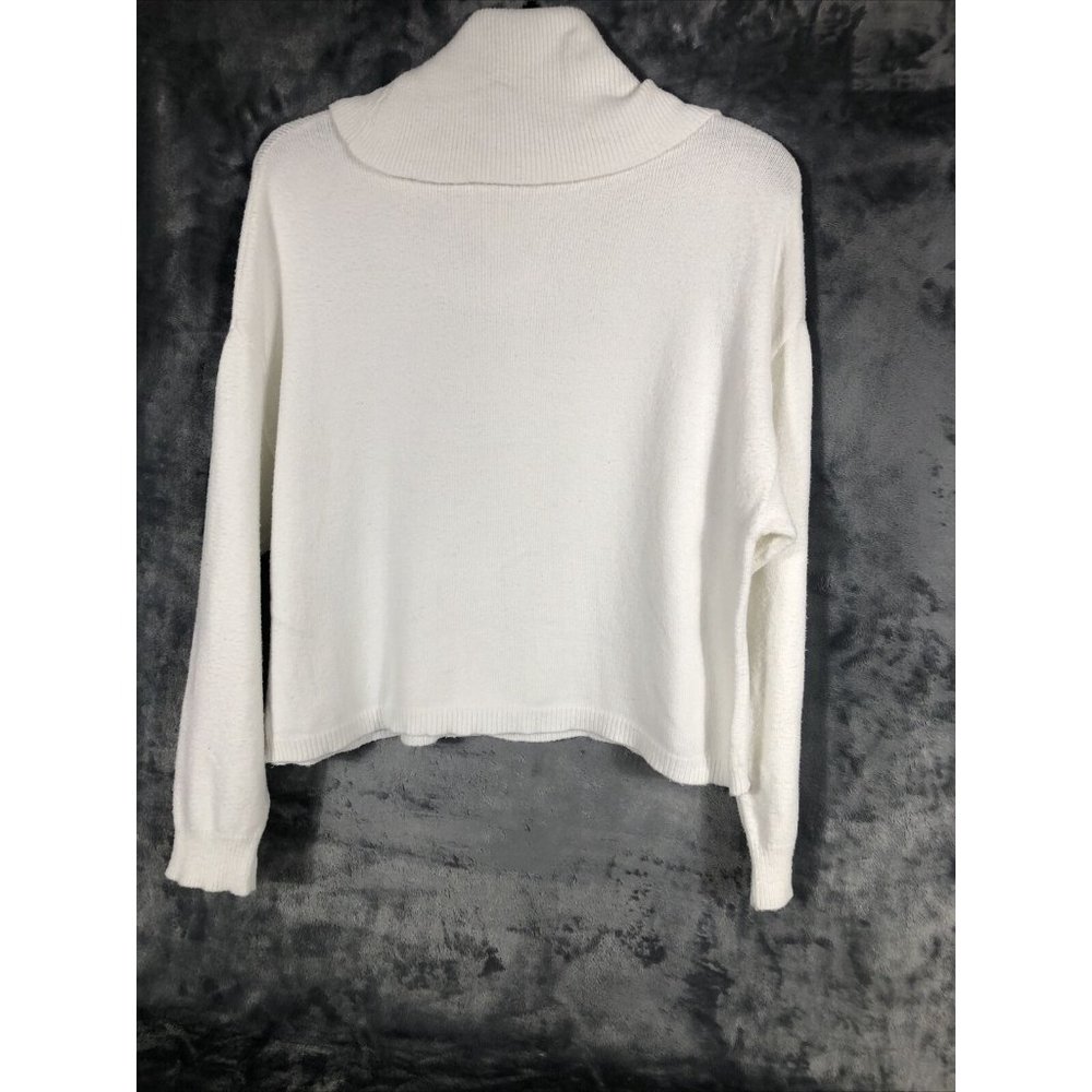 Warm And Cozy Lifestyle Sweater Woman's Adult Medium - Picture 7 of 15